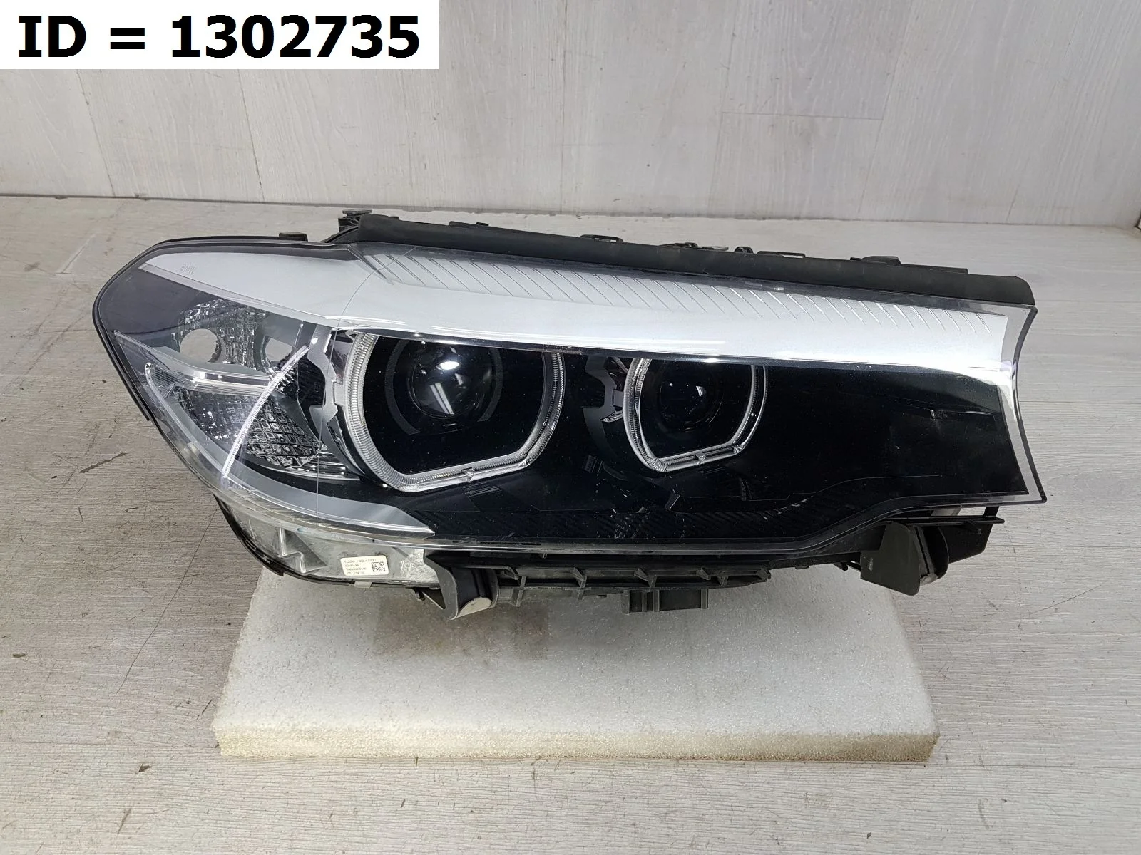 фара правая BMW 5 SERIES 7, G30 G31 Правый  63117214952 2016-2024 (контрактная запчасть)