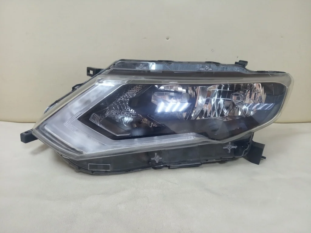 фара левая NISSAN X TRAIL 3, T32 Левый  260606FP1A 2013-2022 (контрактная запчасть)