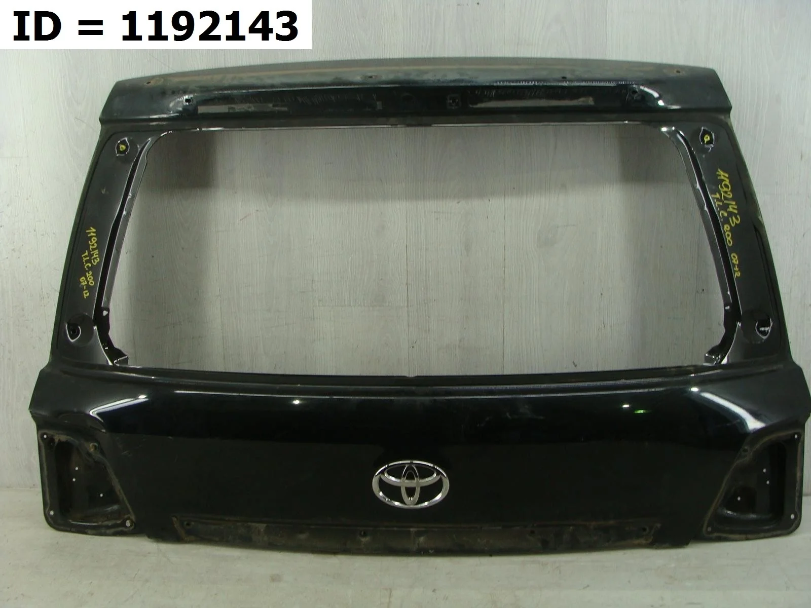 крышка багажника Toyota LAND CRUISER 11, 200 UZJ200 VDJ200  67005-60D51 2007 - 2021 (контрактная запчасть)