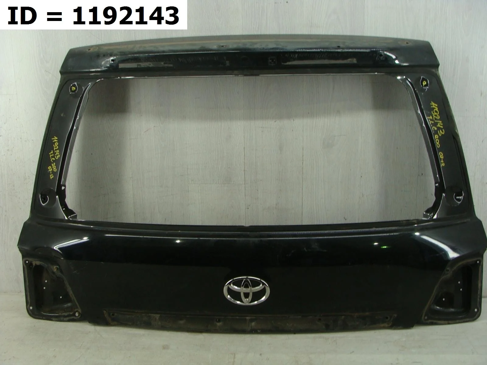 крышка багажника Toyota LAND CRUISER 11, 200 UZJ200 VDJ200  67005-60D51 2007-2021 (контрактная запчасть)