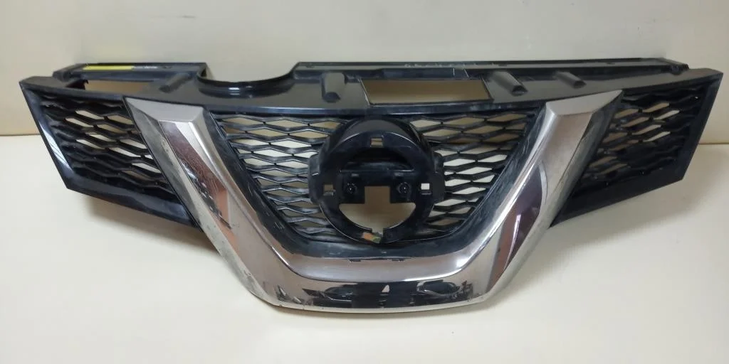решетка радиатора NISSAN X TRAIL 3, T32  000051539 2013-2022 (контрактная запчасть)