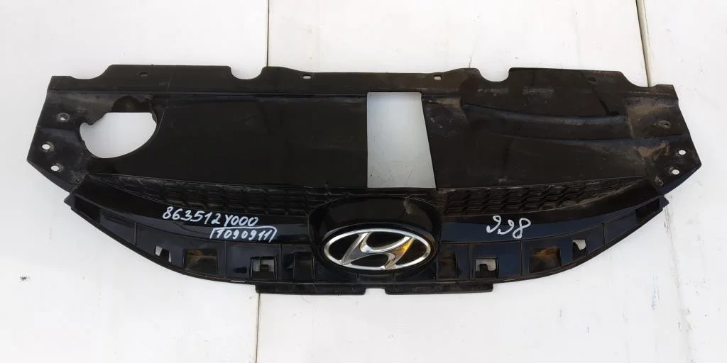 решетка радиатора HYUNDAI ix35 1, LM  863512y000 2009-2015 (контрактная запчасть)