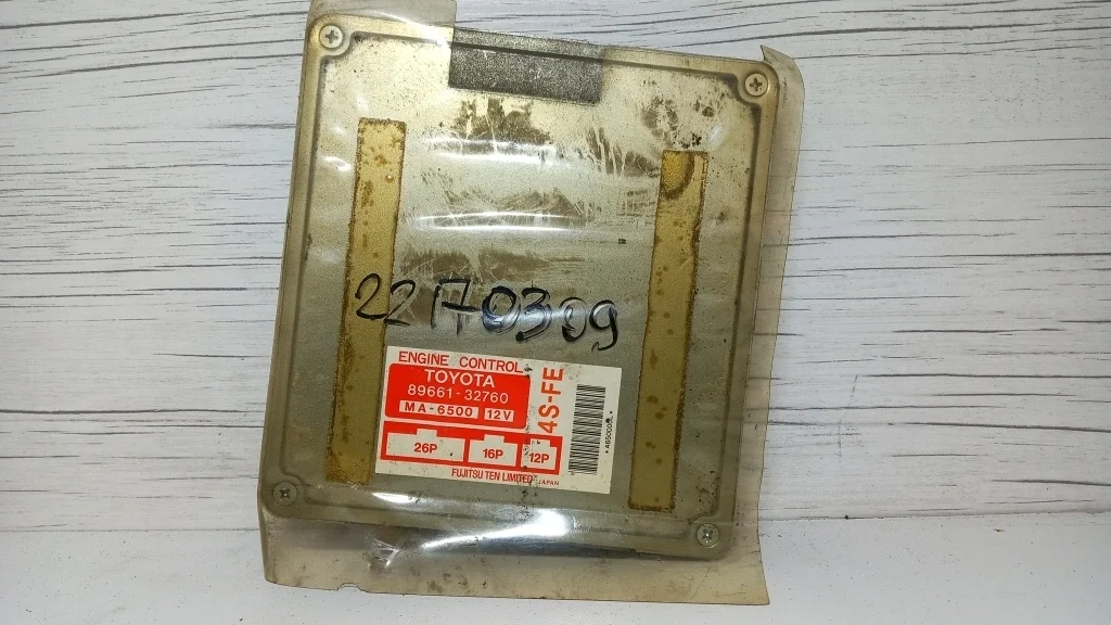 блок управления двс TOYOTA CAMRY 3, V30 SV30   ТОЙОТА   КАМРИ    8966132760 1990-1994 (контрактная запчасть)
