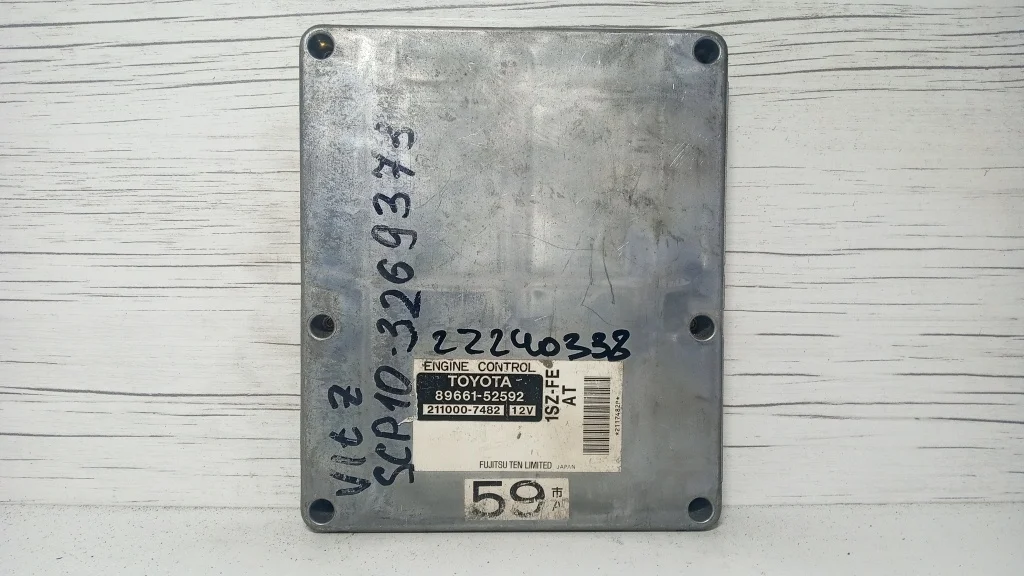 блок управления двс TOYOTA VITZ 1, SCP10   ТОЙОТА   ВИЦ    8966152592 1999-2005 (контрактная запчасть)