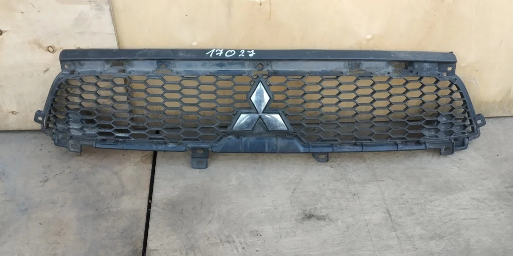 решетка радиатора MITSUBISHI OUTLANDER 2, CW5W   МИЦУБИСИ   АУТЛЕНДЕР   АИРТРЕК   AIRTREK    6402A198 2005-2012 (контрактная запчасть)