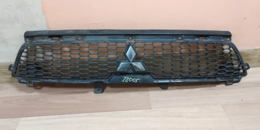 решетка радиатора MITSUBISHI OUTLANDER 2, CW4W   МИЦУБИСИ   АУТЛЕНДЕР   АИРТРЕК   AIRTREK    6402A198 2005-2012 (контрактная запчасть)