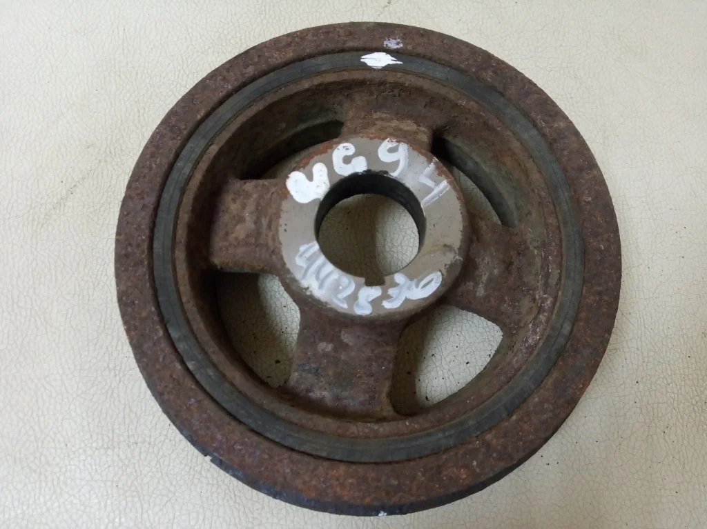 шкив коленвала MITSUBISHI DION 1, CR6W   МИЦУБИСИ   ДИОН    MD373417 2000-2005 (контрактная запчасть)