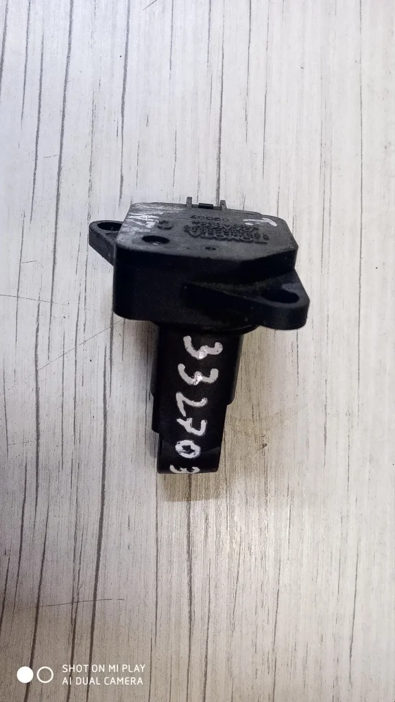 датчик расхода воздуха TOYOTA CAMRY 6, XV30 ACV30   ТОЙОТА   КАМРИ    2220422010 2001-2006 (контрактная запчасть)