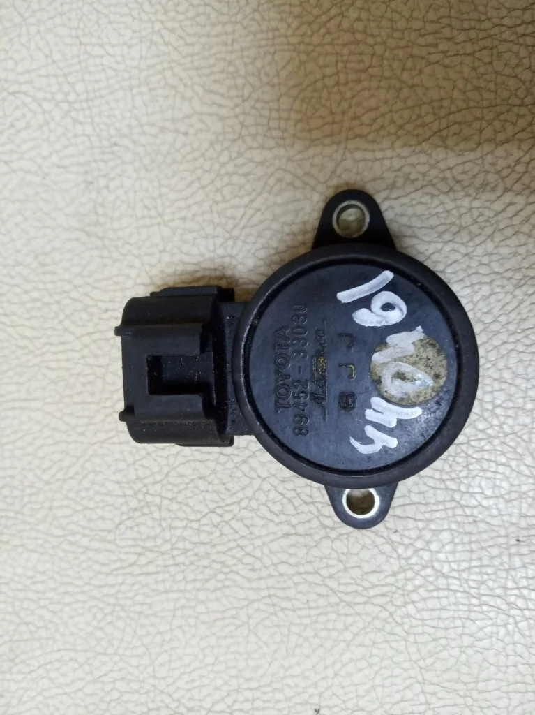 датчик положения дроссельной заслонки TOYOTA CAMRY 3, V30 SV30   ТОЙОТА   КАМРИ    8945233030 1990-1994 (контрактная запчасть)