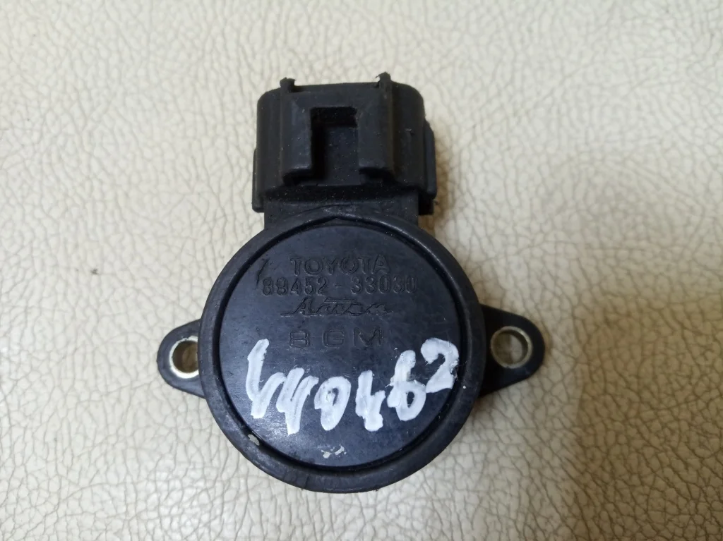 датчик положения дроссельной заслонки TOYOTA CAMRY 3, V30 SV30   ТОЙОТА   КАМРИ    8945233030 1990-1994 (контрактная запчасть)