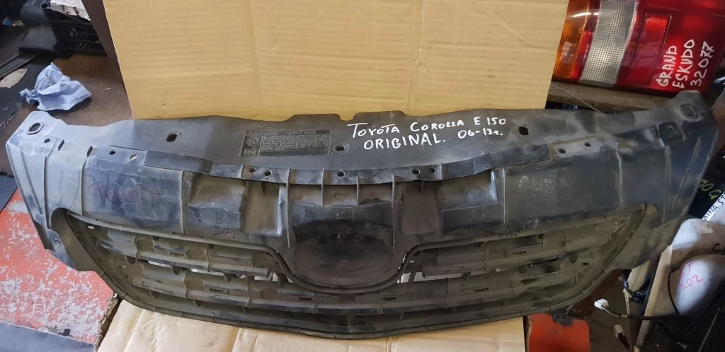 решетка радиатора TOYOTA COROLLA 10, ZRE151   ТОЙОТА   КОРОЛЛА   COROLA    5311412100 2006-2013 (контрактная запчасть)