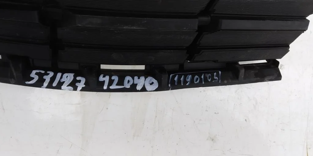 решетка бампера передняя правая TOYOTA RAV4 4, XA40 ZSA44   ТОЙОТА   РАВ4   Передний Правый  5312742040 2012-2019 (контрактная запчасть)
