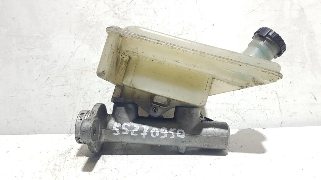 главный тормозной цилиндр NISSAN CUBE 2, BZ11   НИССАН   КУБ    46010AX000 2002-2008 (контрактная запчасть)