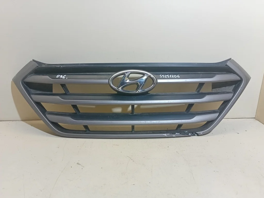 решетка радиатора HYUNDAI TUCSON 3  TL    ХУНДАЙ   ТУКСОН    86350D7000 2015-2024 (контрактная запчасть)