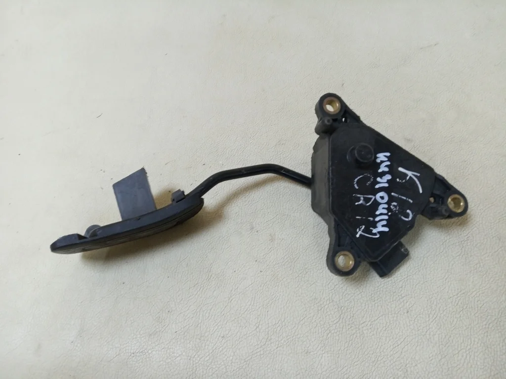 педаль акселератора электронная NISSAN MARCH 3, AK12   НИССАН   МАРЧ   МИКРА   MICRA    18002AX700 2002-2010 (контрактная запчасть)