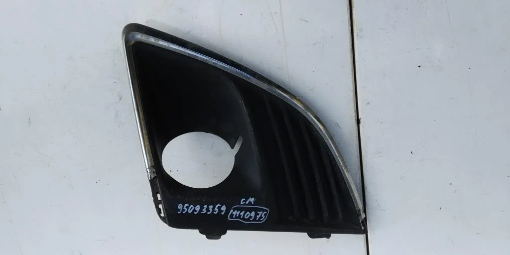 накладка птф передняя левая CHEVROLET CRUZE 1, J300 J305 J308 HR51S HR81S   ШЕВРОЛЕ   КРУЗ   Передний Левый  95093359 2001-2016 (контрактная запчасть)