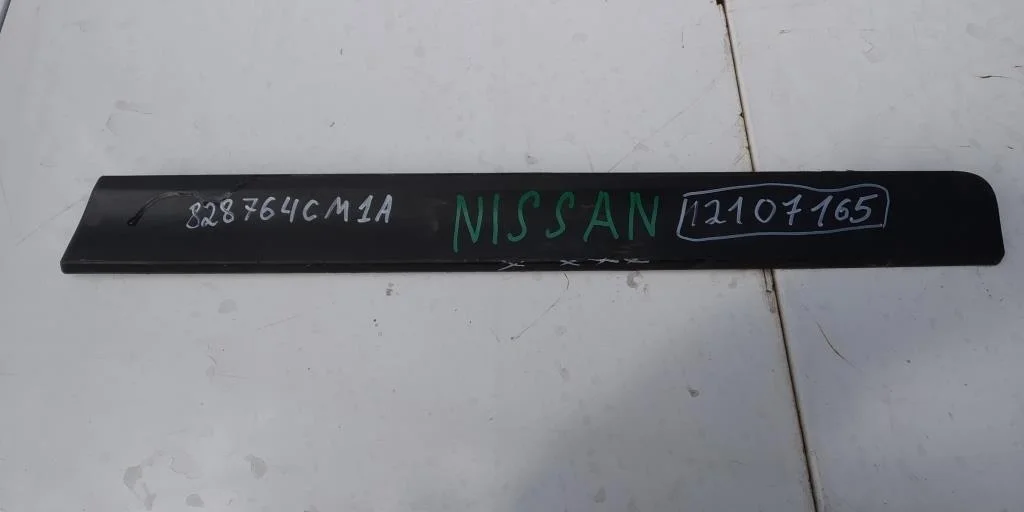 накладка на дверь задняя правая NISSAN X TRAIL 3, T32 Задний Правый  828764CM1A 2013-2022 (контрактная запчасть)