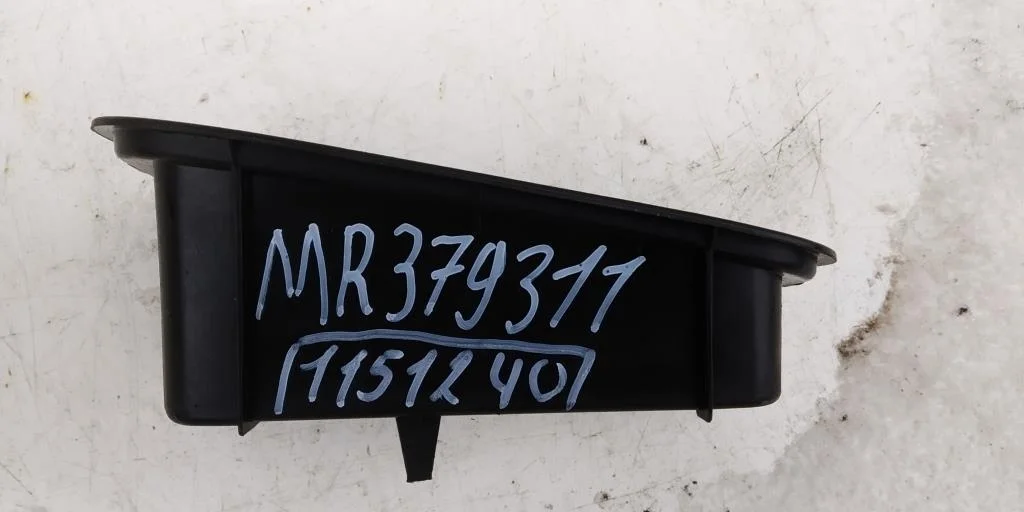 накладка птф задняя MITSUBISHI LANCER 9, CS3A   МИЦУБИСИ   ЛАНСЕР   ЛАНЦЕР   Задний  MR379311 2000-2010 (контрактная запчасть)