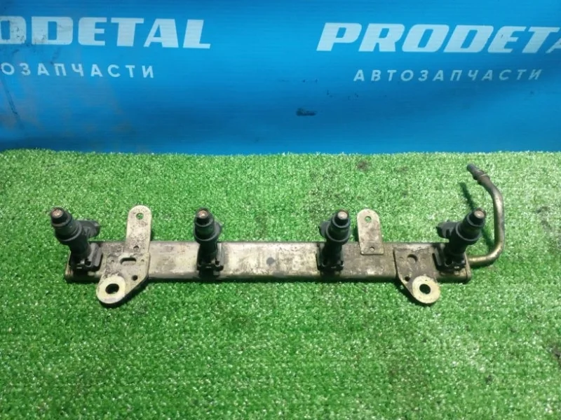 Рейка топливная (рампа) Nissan Primera P12E 2.0