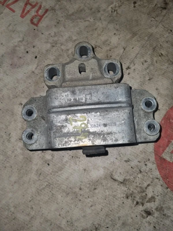 Опора двс Volkswagen Passat 2012 365