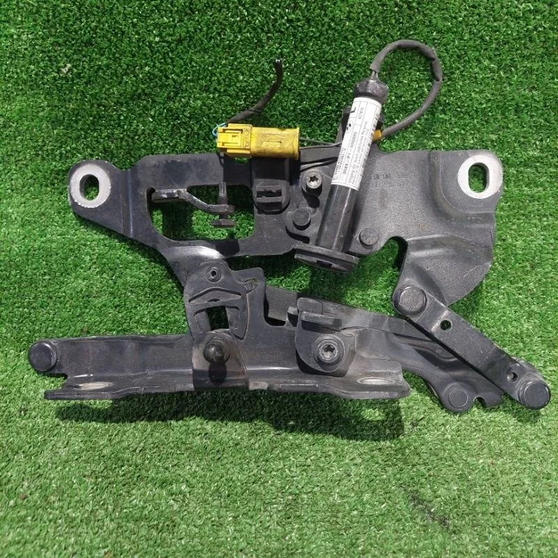 Петля капота BMW F10/F11