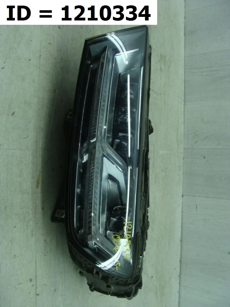 Фара левая Audi Q7