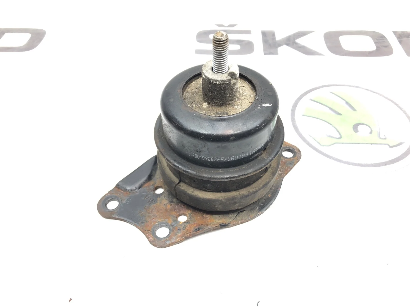 Опора двигателя Skoda Rapid 2013 6R0199167AB 1.2 CBZA