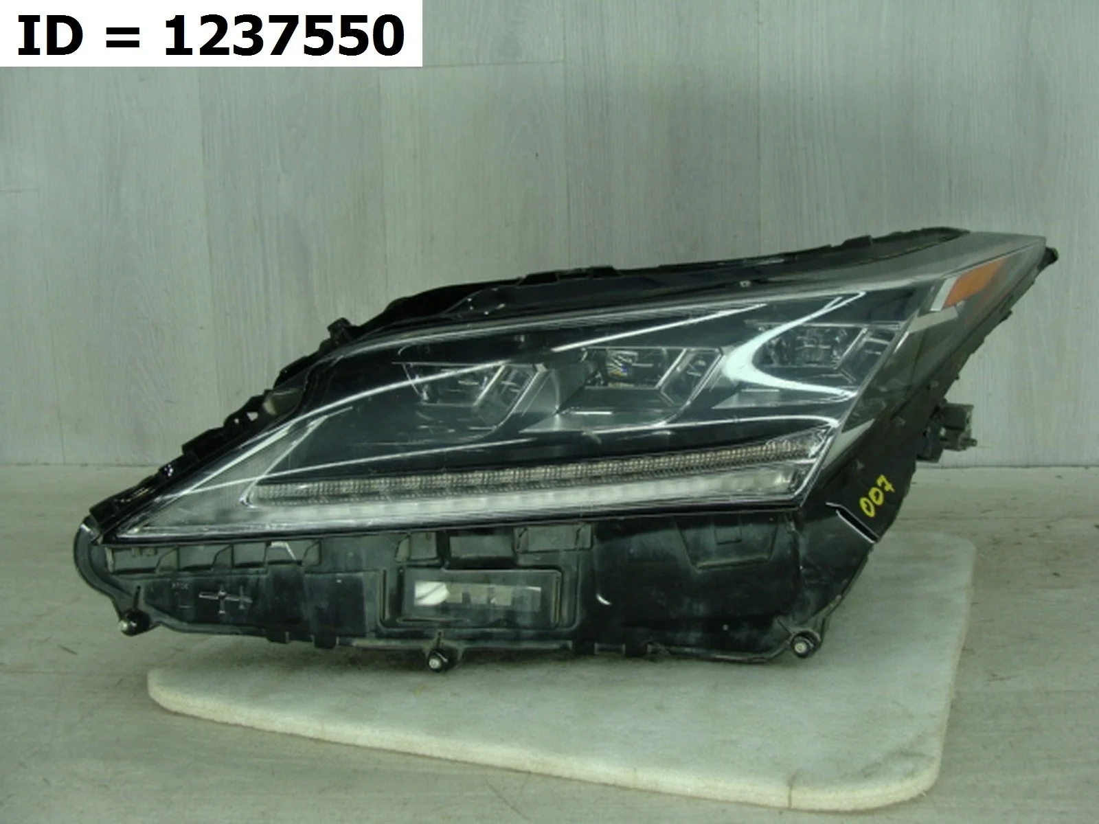 фара левая Lexus RX 4, AL20 AGL20W AGL25W GGL25 GYL25 Левый  8118548D70 2015-2024 (контрактная запчасть)