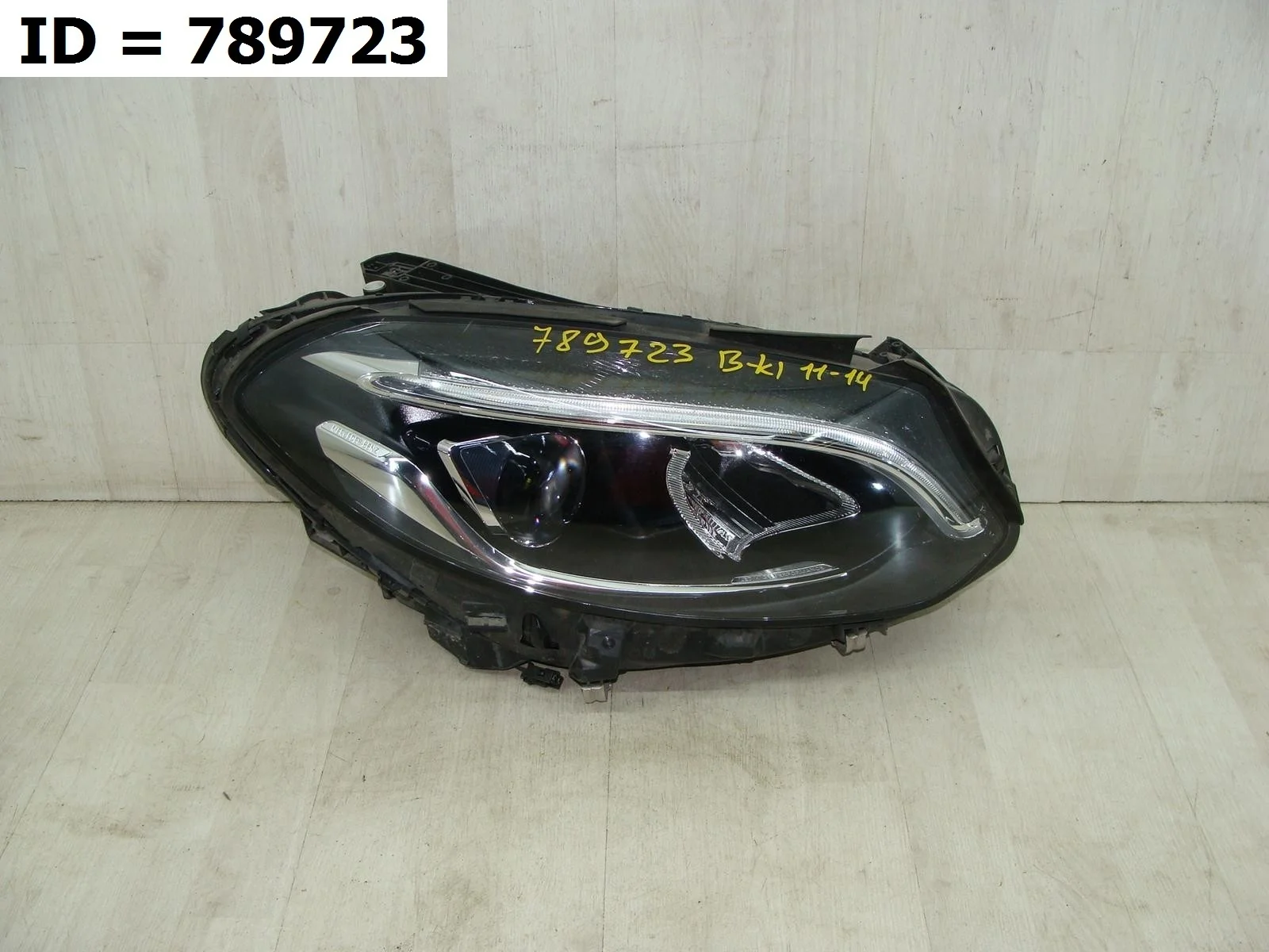 фара правая Mercedes Benz B CLASS 2, W246 T246 T246.243 Правый  A2469063401 2011-2018 (контрактная запчасть)