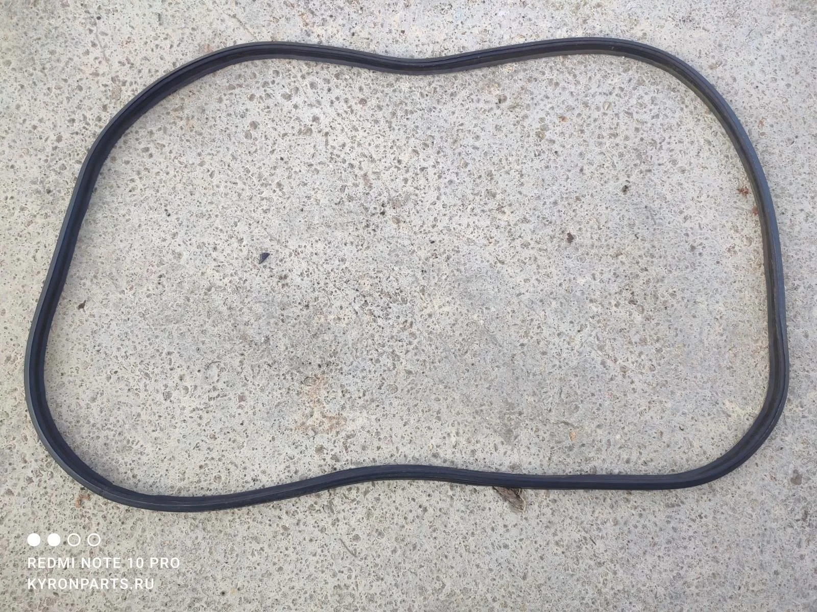 Уплотнитель крышки багажника Hyundai IX35 2014 LM