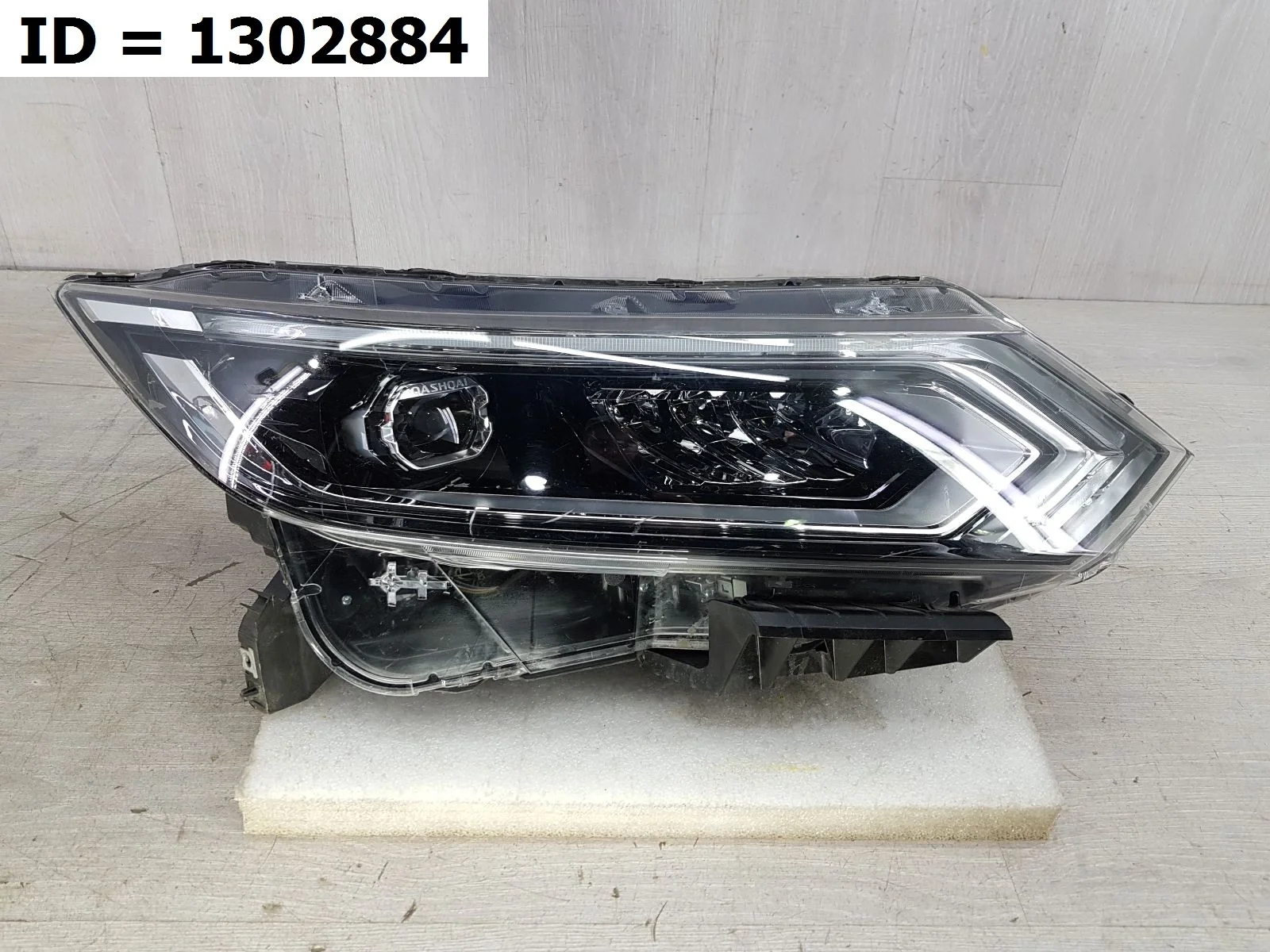 фара правая Nissan QASHQAI 2, J11 Правый  26010HV05B 2013-2023 (контрактная запчасть)