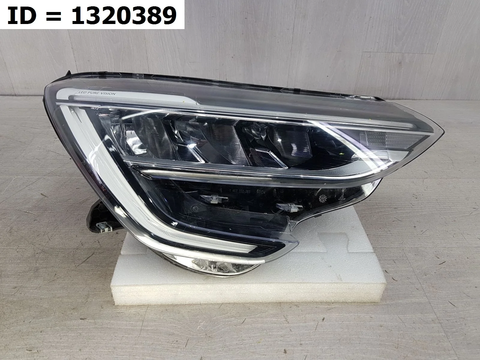 фара правая Renault Arkana 1 Правый  260105307R 2018-2024 (контрактная запчасть)