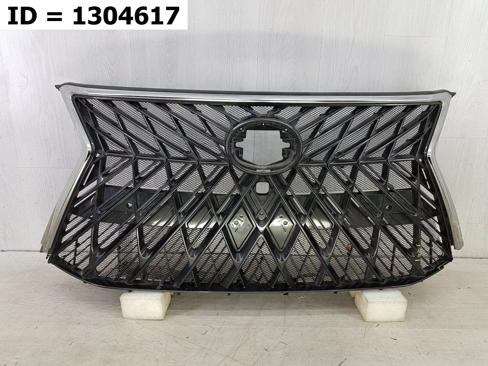 решетка радиатора Lexus LX LX450D LX570 3, J200 VDJ201 URJ201  PZ32760136 2007-2024 (контрактная запчасть)