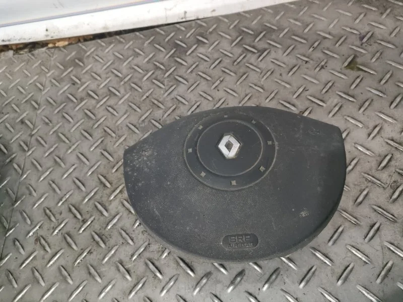 Подушка безопасности в руль Renault Megane 2004