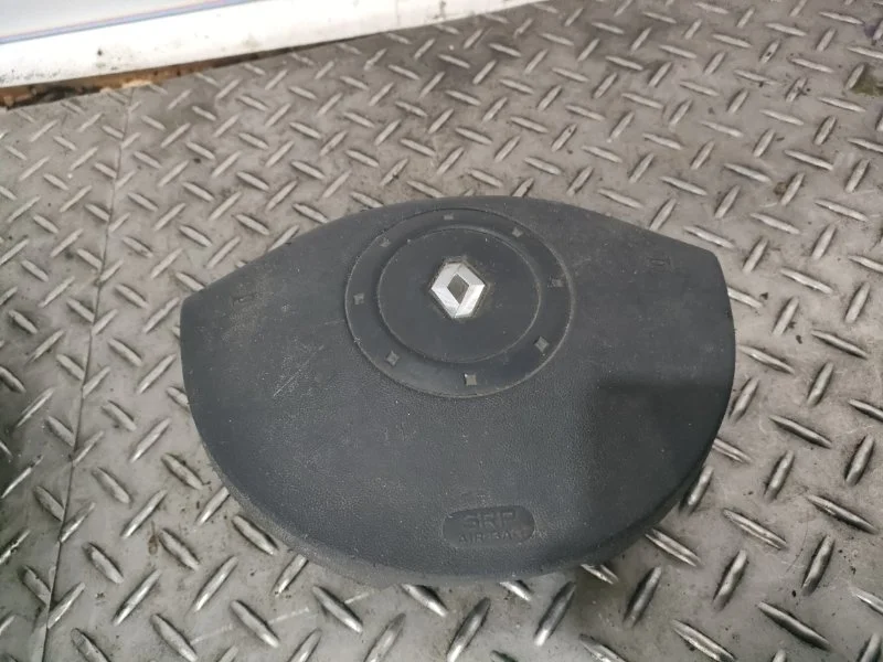 Подушка безопасности в руль Renault Megane 2004