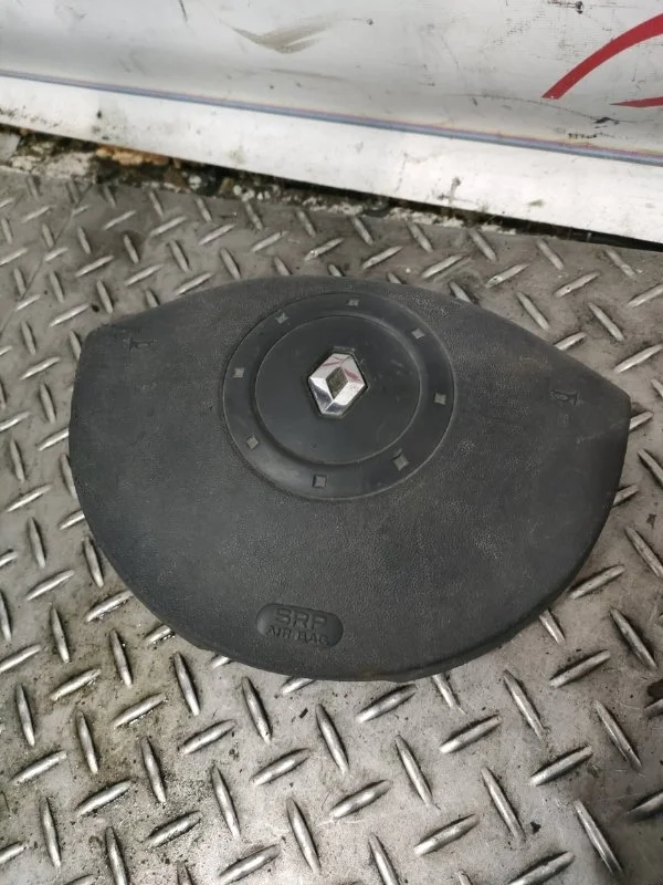 Подушка безопасности в руль Renault Megane 2004