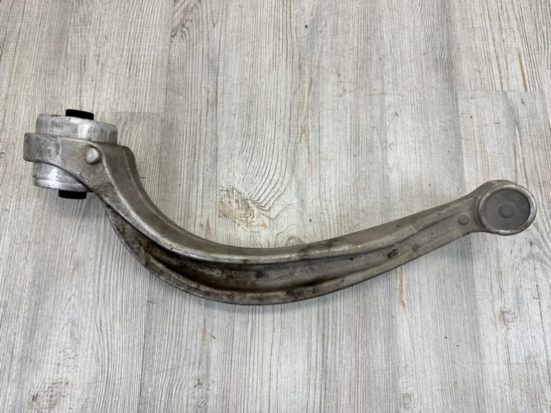 Рычаг подвески направляющий Audi Q7 2015- 4M