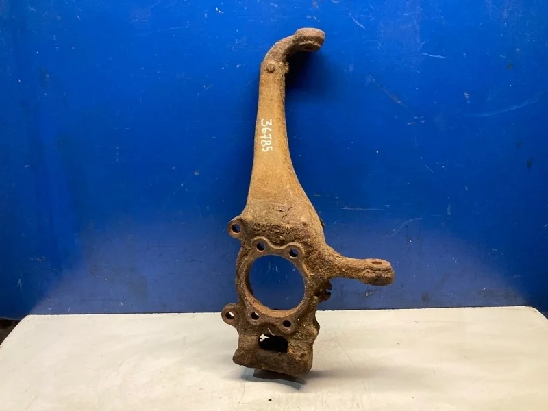 Поворотный кулак Nissan Navara D40 2005-2014 40014EB000, передний правый