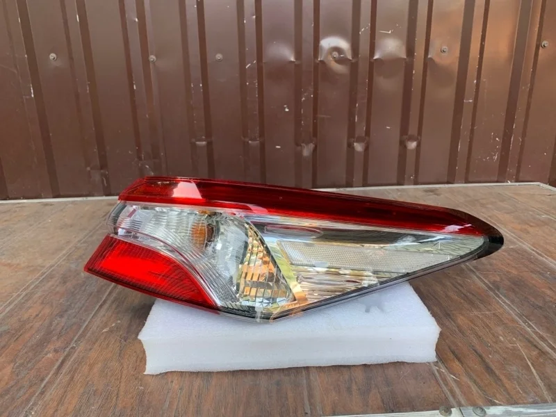 Фонарь Toyota Camry 2018-2021 70