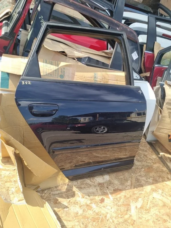 Дверь Audi A3 2010 8P1