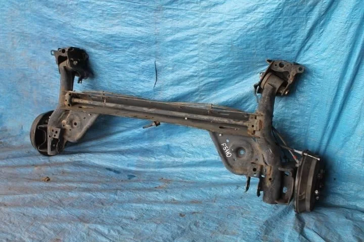 Б.у. балка NISSAN JUKE F15E NISSAN JUKE F15E