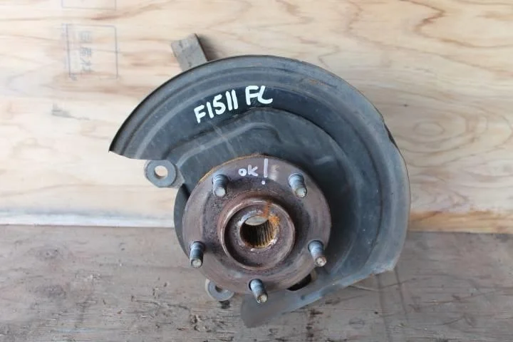 Б.у. кулак поворотный NISSAN JUKE F15E NISSAN JUKE F15E