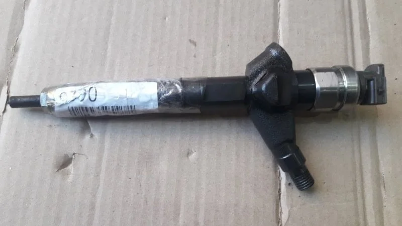 Форсунка Nissan Navara D40 2005-2010 16600EC00A 2.5 YD25