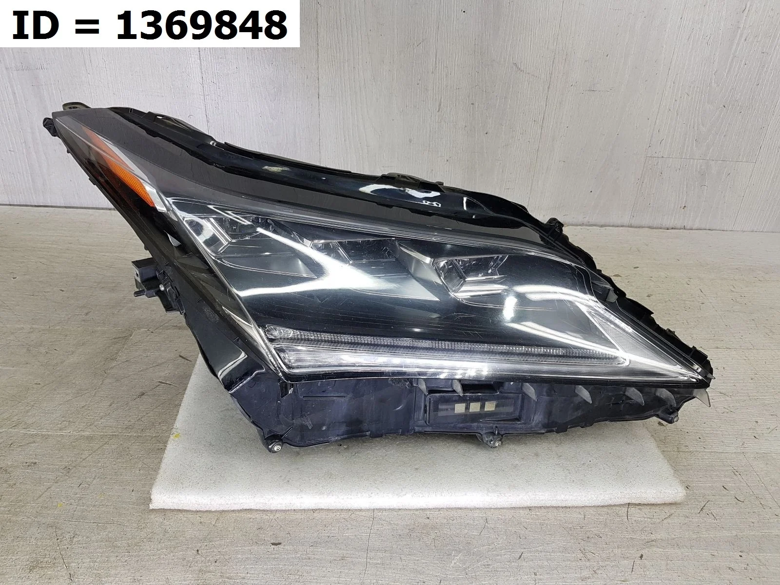 фара правая Lexus RX 4, AL20 AGL20W AGL25W GGL25 GYL25 Правый  8114548D70 2015-2024 (контрактная запчасть)