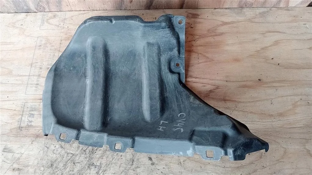 Б.у. пыльник бампера MITSUBISHI LANCER CY4A MITSUBISHI LANCER CY4A