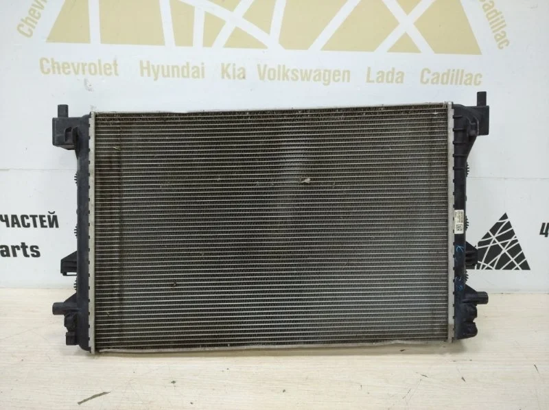 Радиатор охлаждения двигателя Volkswagen Tiguan 2016-2020 AD1 до Рестайлинг