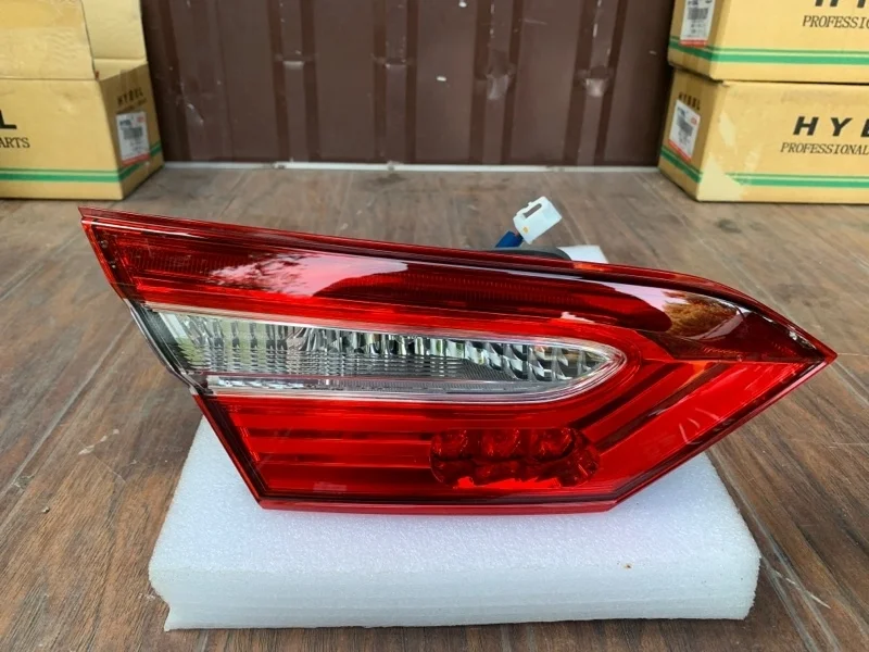 Фонарь Toyota Camry 2018-2021 70