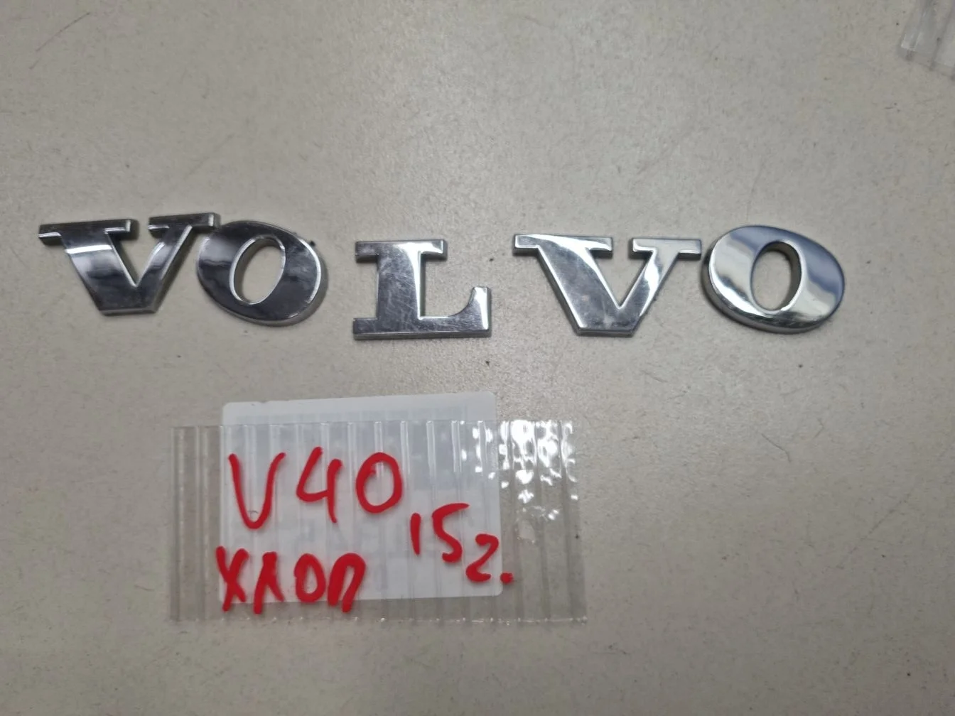Эмблема двери багажника для Volvo V40 (V40 Cross Country) 2012-