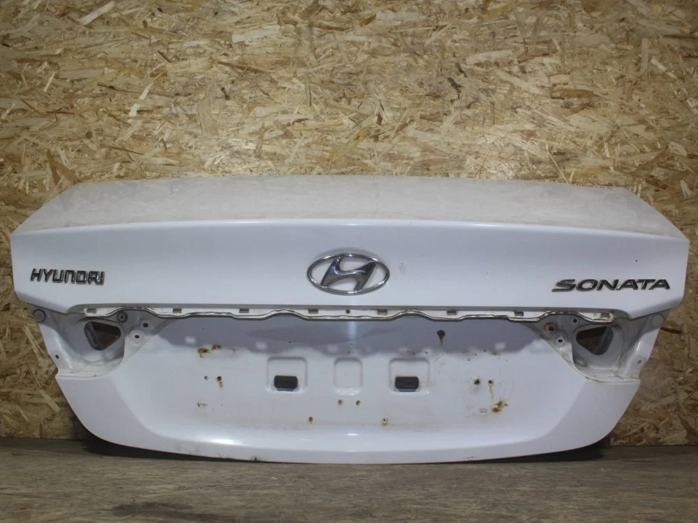 Крышка багажника Hyundai Sonata 2011