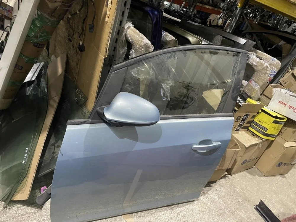 дверь передняя левая opel astra j голая